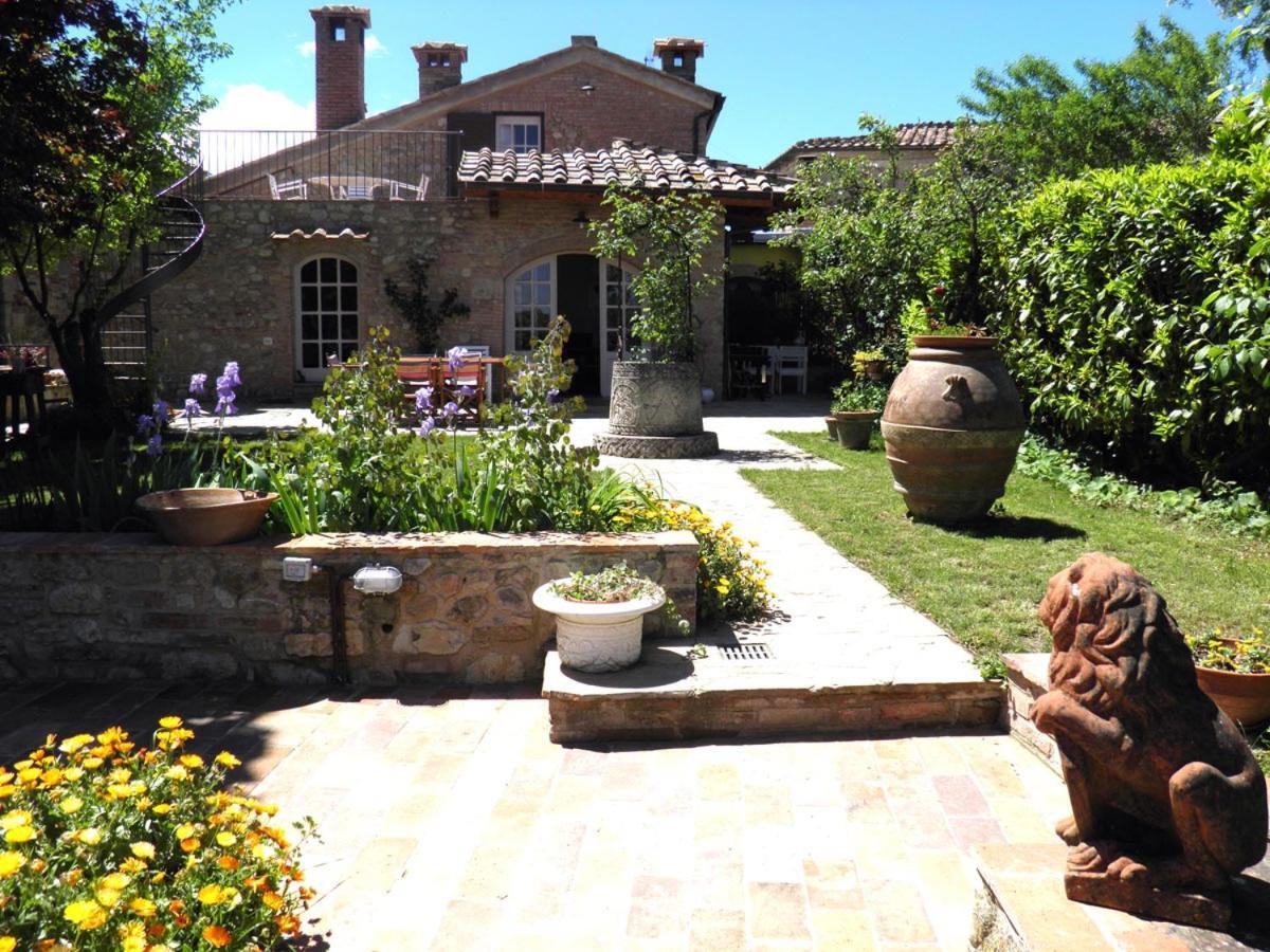 Casa di Leo with pool Villa Radicondoli Bagian luar foto